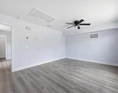 713 Washington Palm Loop - Photo Thumbnail 1