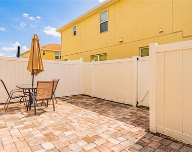 5152 Adelaide Drive - Photo Thumbnail 9