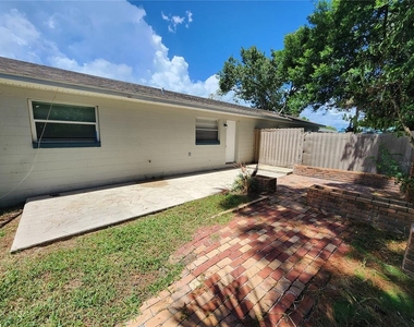 1917 Fern Palm Drive - Photo Thumbnail 4