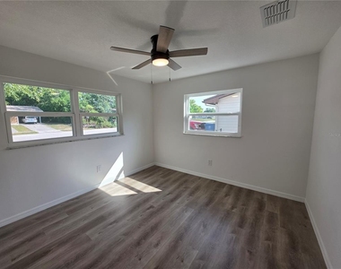 4450 Essex Lane - Photo Thumbnail 14