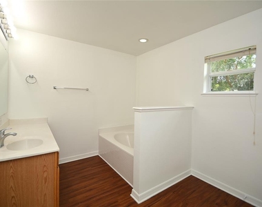 36 Frenora Lane - Photo Thumbnail 12