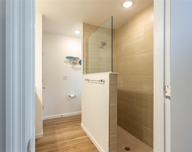 43 Freeland - Photo Thumbnail 16