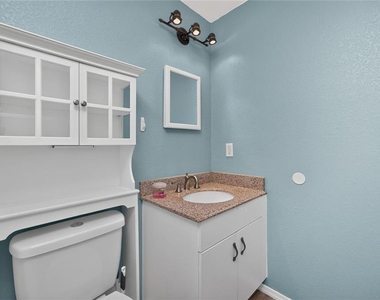 18407 Avon Avenue - Photo Thumbnail 26