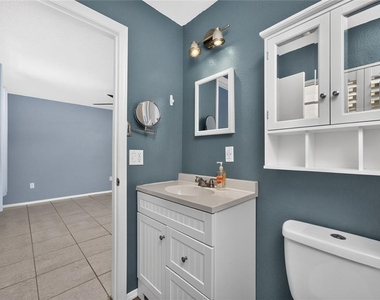 18407 Avon Avenue - Photo Thumbnail 24
