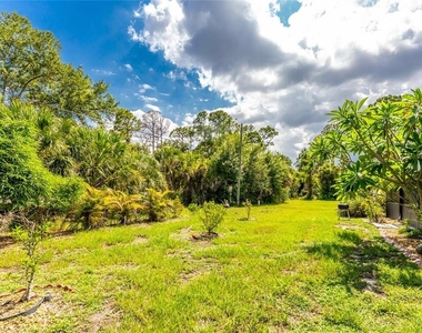 18407 Avon Avenue - Photo Thumbnail 40