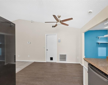 18407 Avon Avenue - Photo Thumbnail 13