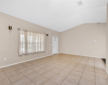 18407 Avon Avenue - Photo Thumbnail 7