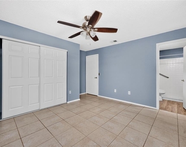 18407 Avon Avenue - Photo Thumbnail 22
