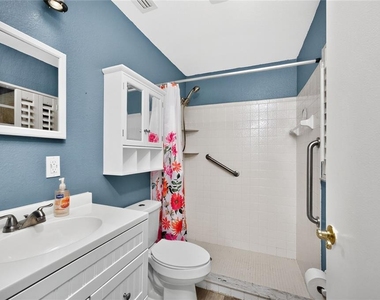 18407 Avon Avenue - Photo Thumbnail 23