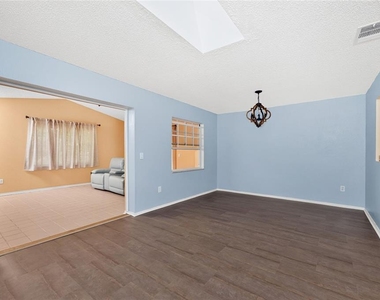 18407 Avon Avenue - Photo Thumbnail 16