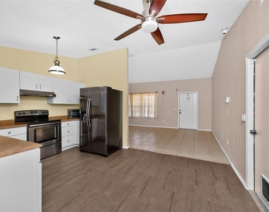 18407 Avon Avenue - Photo Thumbnail 14