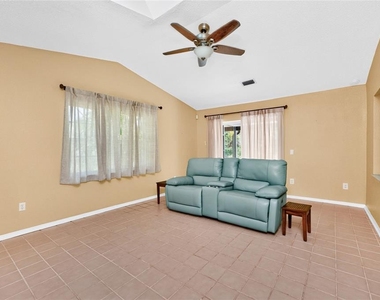 18407 Avon Avenue - Photo Thumbnail 27