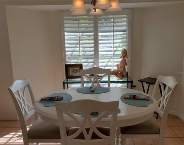 2745 Cardwell Way - Photo Thumbnail 3