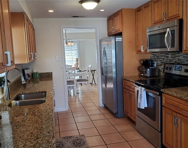 2745 Cardwell Way - Photo Thumbnail 2