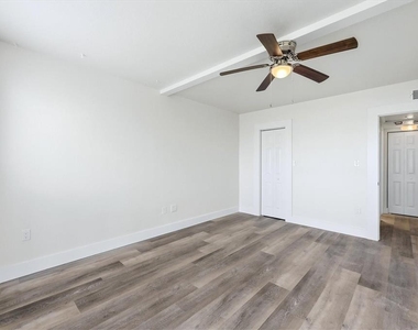 769 John Ringling Boulevard - Photo Thumbnail 16
