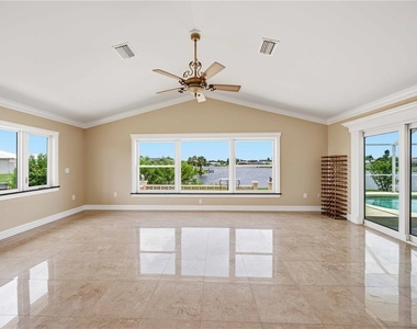1714 Claw Court - Photo Thumbnail 3