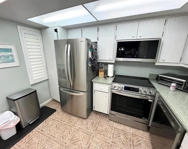 1250 N Portofino Drive - Photo Thumbnail 2