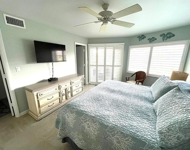 1250 N Portofino Drive - Photo Thumbnail 12
