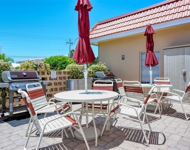1250 N Portofino Drive - Photo Thumbnail 36