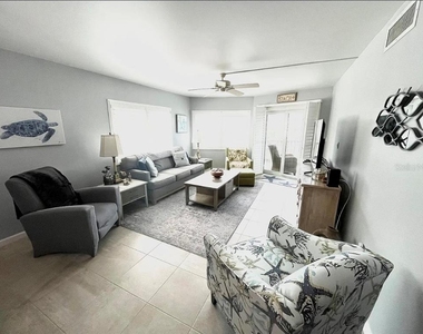 1250 N Portofino Drive - Photo Thumbnail 5