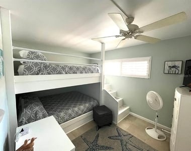 1250 N Portofino Drive - Photo Thumbnail 14