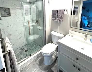 1250 N Portofino Drive - Photo Thumbnail 13