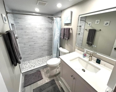 1250 N Portofino Drive - Photo Thumbnail 16