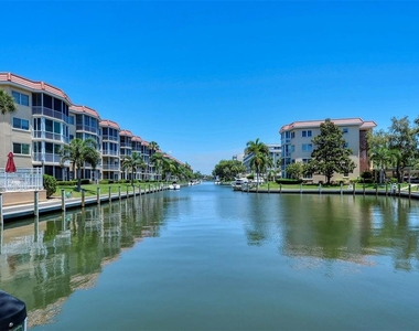 1250 N Portofino Drive - Photo Thumbnail 41