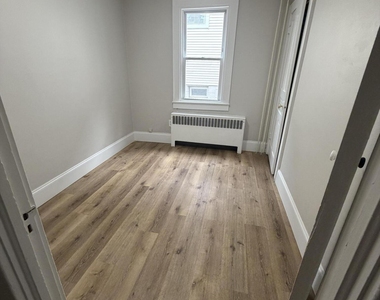 77 St Clair Street - Photo Thumbnail 3