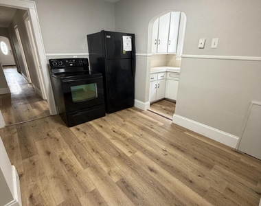 77 St Clair Street - Photo Thumbnail 4