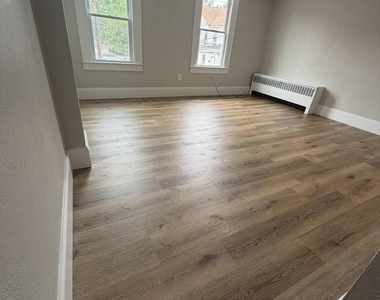 77 St Clair Street - Photo Thumbnail 7