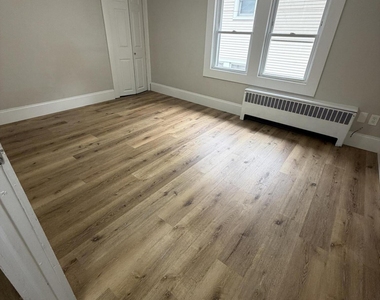 77 St Clair Street - Photo Thumbnail 4