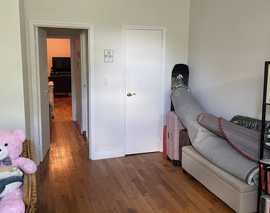 828 Halsey St - Photo Thumbnail 3