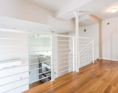 100 Dupont St - Photo Thumbnail 5