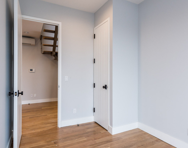 34 Belvidere St - Photo Thumbnail 15