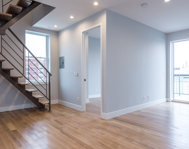 34 Belvidere St - Photo Thumbnail 17