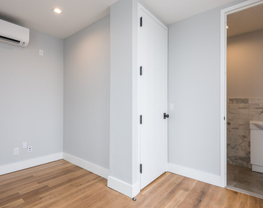 34 Belvidere St - Photo Thumbnail 16