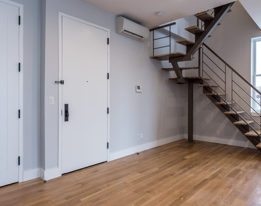 34 Belvidere St - Photo Thumbnail 4