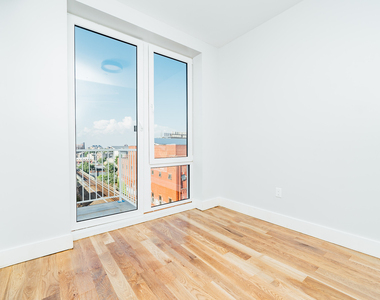 916 Bergen St - Photo Thumbnail 10