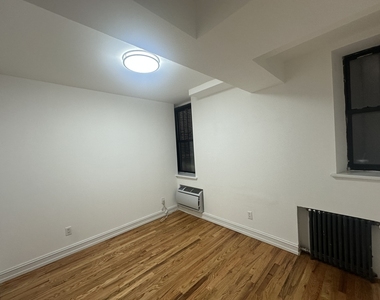 440 East 78th Street - Photo Thumbnail 3
