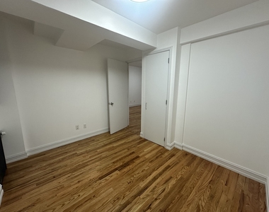 440 East 78th Street - Photo Thumbnail 2