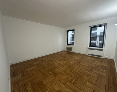 440 East 78th Street - Photo Thumbnail 2