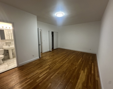 440 East 78th Street - Photo Thumbnail 1