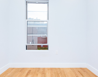 128 India St - Photo Thumbnail 2