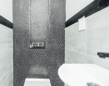 67 Stanhope St - Photo Thumbnail 11