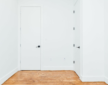 67 Stanhope St - Photo Thumbnail 15