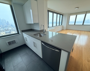  57th St & 11th Ave - Photo Thumbnail 10