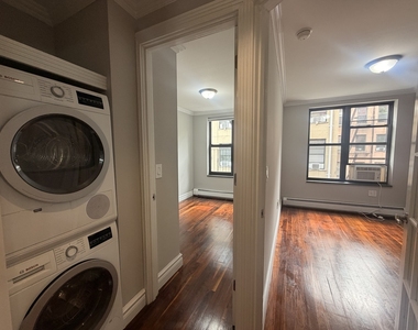 124 Ridge Street - Photo Thumbnail 3