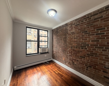 124 Ridge Street - Photo Thumbnail 4
