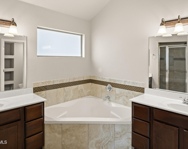 14432 Russell Borea Avenue - Photo Thumbnail 19